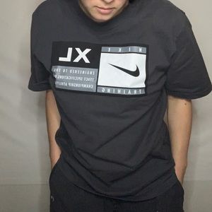 Large (L) Black and Gray Nike Cotton T-Shirt